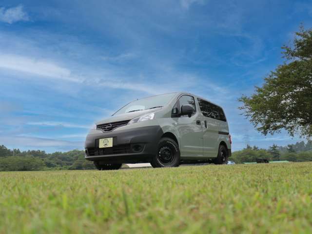 VANLIFEVILLAGE限定色「アースグレーカーキ」が新車で登場！ここでしか買えない限定色、限定仕様！モデルは4タイプございます！詳しくはスタッフまでお尋ね下さい！