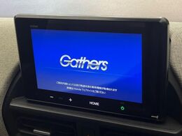 【8型ディスプレイオーディオ】お手持ちのスマートフォンとの連携で、ナビや音楽再生など各種アプリを使用可能。スマホに近い感覚でお使いいただけます♪