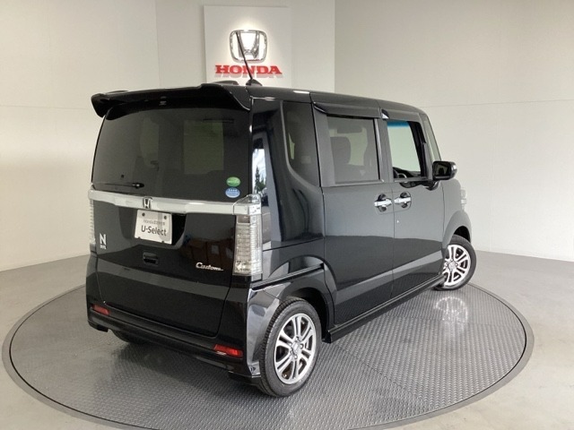 【Honda認定中古車 U-Select】　は3つの安心をお約束します。　1　Hondaのプロが整備した安心。 2　第三者機関がチェックした安心。　3　購入後もHondaが保証する安心。