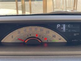 【　スピードメーター　】メーターまわりも鮮やかに照らし出され、デザイン、安全性ともにバッチリですね♪