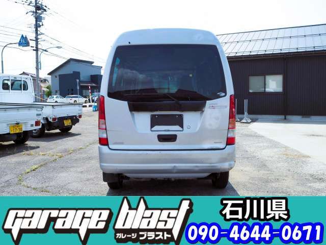 105900Kmの走行距離でエンジン、ミッション、エアコンは当然、ボディ状態も修復は一切なく、今は生産がないスバル製EN07型リア4気筒エンジンは赤帽でも走行60万キロを超える耐久性が御座います