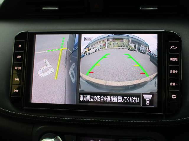 サイドブラインドモニターは、左フロントタイヤ周辺を映し出してくれます！左に寄せて止める時などとっても役立ちます！