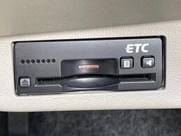 【ETC】高速道路の料金所をストレスなく通過！話題のスポットやサービスエリアに多い「スマートIC」利用時は必須のアイテムです。当店でセットアップを実施、ご納車当日からすぐにご利用いただけます！