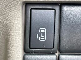 【パワースライドドア】スマートキーや運転席のスイッチでスライドドアの開閉が可能♪電動だから力を入れてドアを開ける必要が無く、小さいお子様でも、重い荷物を持っている時もラクに開け閉めできます♪