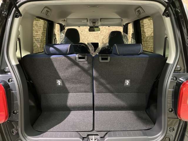 ■充実のアフターサービス■　車の販売はもちろん、自社整備工場・自社鈑金工場・オイル交換＆点検専門店舗を完備しておりますので納車後もお客様のカーライフをトータルでサポートいたします。