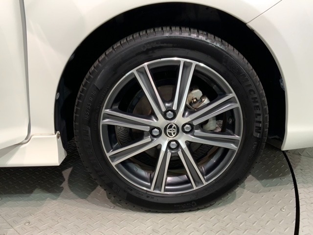 ご納車までの期間ですが、県内のお客様は1,2週間、県外のお客様は2,3週間ほどでご納車が可能となります。但し、お支払いや書類の状況によっては多少の前後もありますので、その際には何卒ご了承下さい。