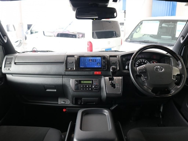 特別仕様車なので高級感のある内装になっています！