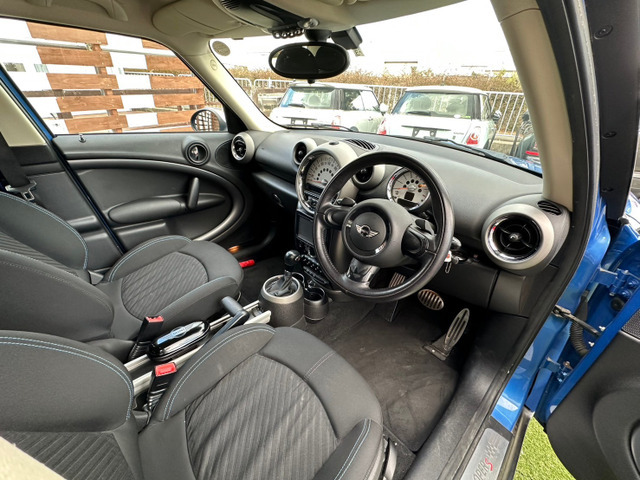 座り心地の良いシートで、長時間のドライブも快適です