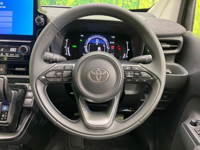 【ステアリングスイッチ】運転中、前方から目線をそらすことなく、オーディオ等の操作が可能な便利機能！安心＆快適なドライブを演出してくれます♪