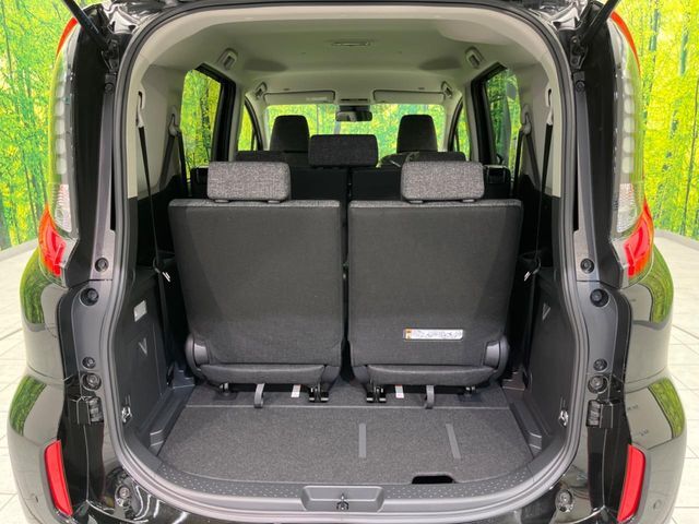 普段のお買い物や通勤、送迎等に十分な荷室スペースを確保しております。セカンドシートを倒すと、大きな荷物の積載も可能です♪