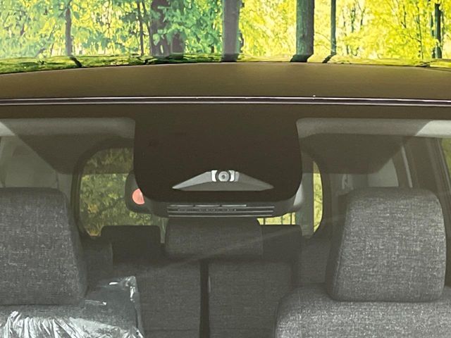 【トヨタセーフティセンス】走行中に前方の車両等を認識し、衝突しそうな時は警報とブレーキで衝突回避と被害軽減をアシスト。より安全にドライブをお楽しみいただけます。