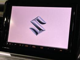 【純正8型ナビ】人気の純正ナビを装備しております。ナビの使いやすさはもちろん、オーディオ機能も充実！キャンプや旅行はもちろん、通勤や買い物など普段のドライブも楽しくなるはず♪