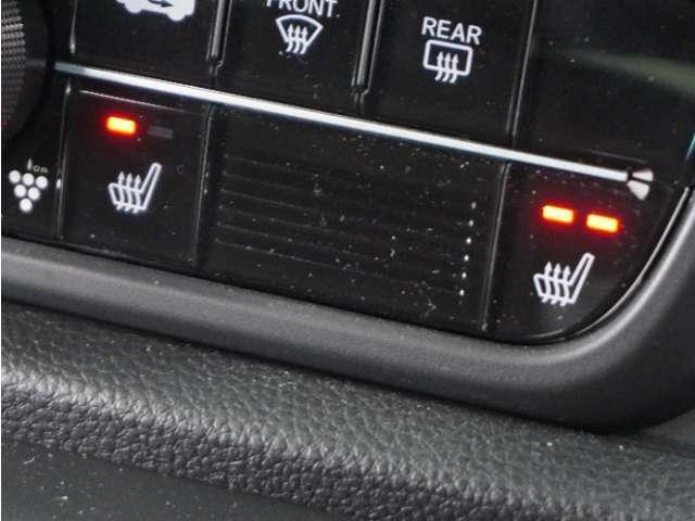 ◆シートヒーター装備◆　寒い季節にピッタリなのが、このシートヒーター！寒い季節もシートヒーターが体を温めてくれます。寒い季節もドライブが楽しくなります。