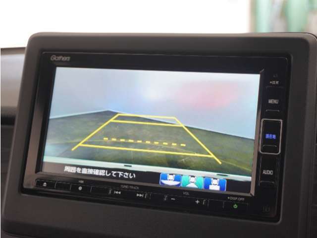 ◆バックカメラ◆リバースにするだけで映ります、後方の安全確認や、狭い駐車場での車庫入れ、雨の日や夜間など視界の悪い時に便利です！安全にバックする為には欠かせない装備です。
