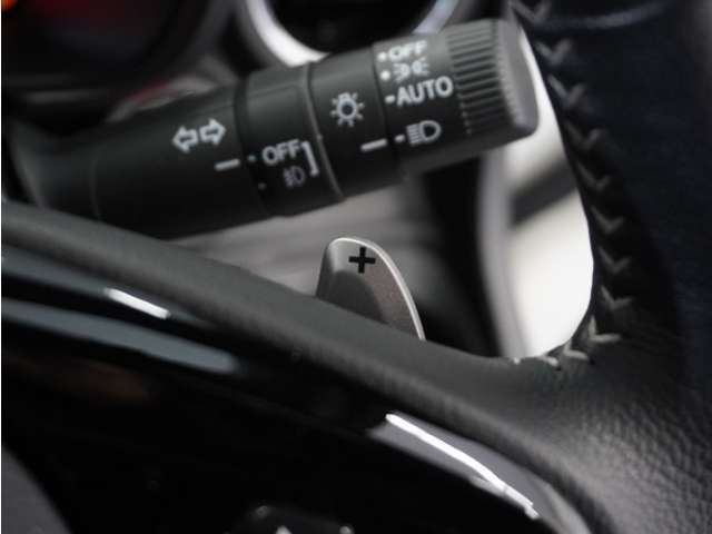 ◆パドルシフト装備◆オートマチック車でもミッション車のようなフィーリングを楽しめます。エンジンブレーキを使いたい時にも役立ちます。