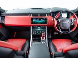 認定中古車　SVR　パノラミックルーフ　MERIDIAN　純正22AW　シートヒーター・クーラー　メモリ付きパワーシート　アンビエントライト　全周囲カメラ　パワーテールゲート　テレインレスポンス