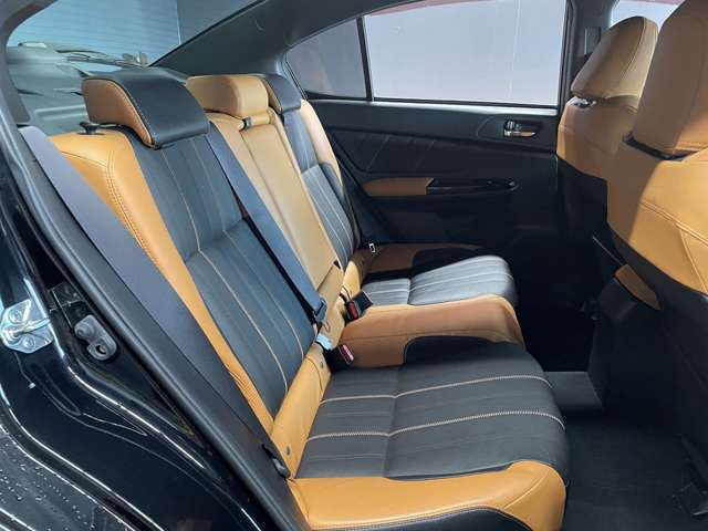 車内もキレイで嫌な臭いもありません☆気になる方は内装のスチームクリーナーも施工可能です♪