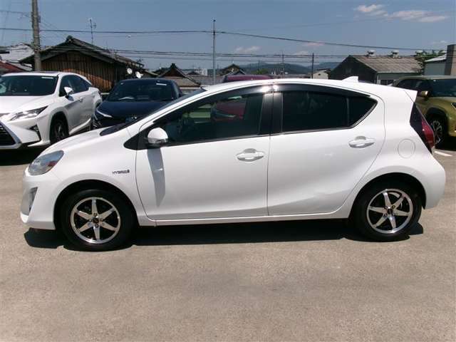 トヨタ認定中古車になります。まるごとクリーニングで見えない部分もまるごと洗浄しております。