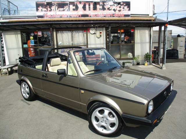 内外装はもちろんの事、主要機関もO/H済みです。エンジン、ミッションともに最良の状態です。このカブリオレは193台が輸入され、そのうち、まともに走行してるのは何台あるのでしょうか？非常に珍しいゴルフです！