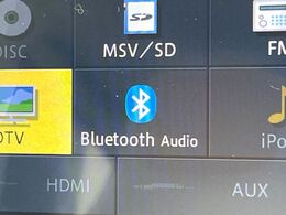 ●Bluetooth：お手持ちのスマートフォンなどと接続し、ハンズフリー通話や臨場感溢れるミュージック再生をお楽しみいただけます。無線接続ですので煩わしさもありません♪