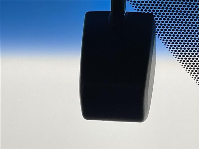 【　ドライブレコーダー　】運転中の記録を残します。事故などを起こした起こされた時の証拠を残します。