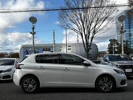 東北最大級の輸入車専門大型展示場！　展示場に無いお車も全国よりお探しいたします。