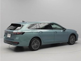 ショールームにはゆったりとしたキッズルームや個別の商談ルームを設けるなど、じっくりとおクルマをご覧頂く為の設備も充実しております。