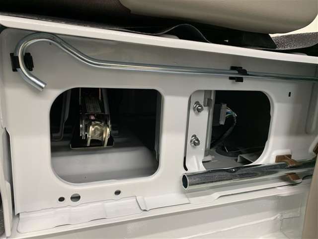 もしもの時に安心な、工具、ジャッキ搭載