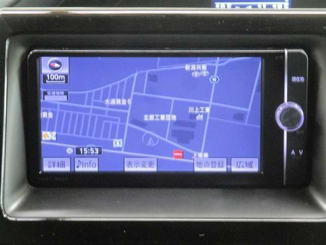 トヨタ純正ナビゲーション付き♪TV・CD・AM・FMが視聴可能☆使い勝手も良く、操作も簡単です！お気に入りの選曲で、通勤・ドライブを快適にどうぞ♪