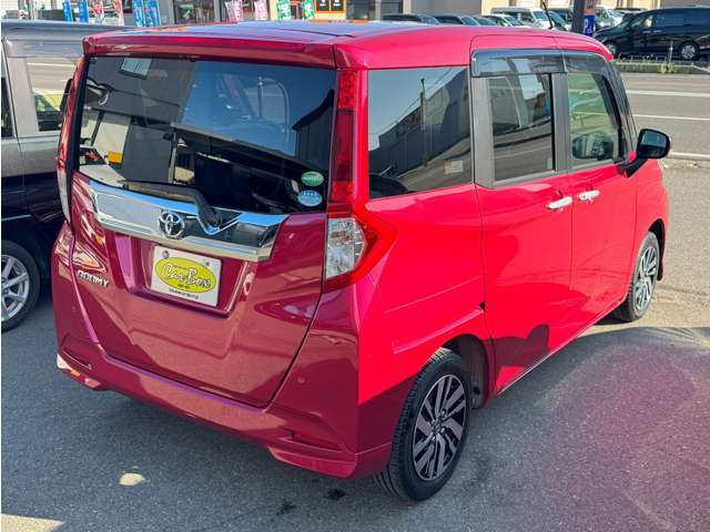 中古車でも気持ち良くお乗り頂けるように、仕上げ専門スタッフが外装ポリッシャー磨きと内装クリーニングを行いピカピカの状態で納車いたします！