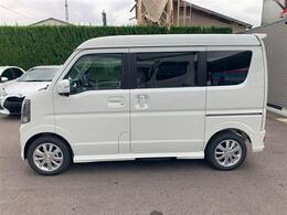 ・クリアランスソナー　　　・ステアリングスイッチ　　　・シートヒーター　　　・左オートステップ　　　・電動格納ミラー　　　・スマートキー　　　・スペアキー　　　・スペアタイヤ　　　・保証書