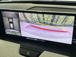 【360°ビューモニター】専用のカメラにより、上から見下ろしたような視点で360度クルマの周囲を確認することができます☆死角部分も確認しやすく、狭い場所での切り返しや駐車もスムーズに行えます。