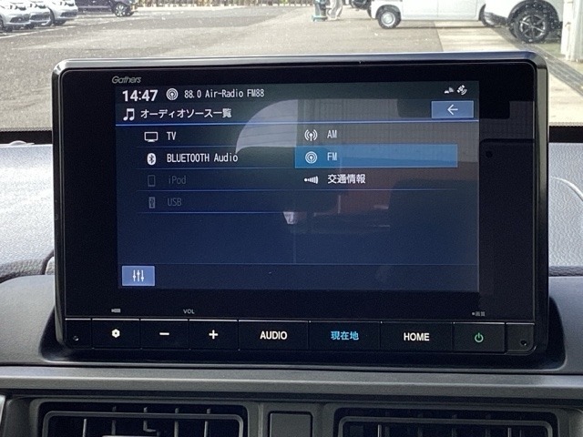 お持ちのスマートフォンと連携して、ナビやBluetoothでの音楽再生が可能です。デザインはもちろん、操作性も良好です。
