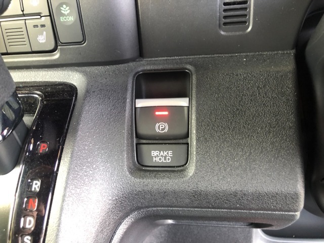 【電動パーキングブレーキ・ブレーキホールド】簡単なボタン操作で、毎日の運転が快適になります♪