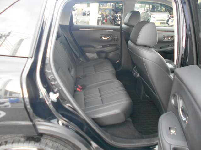 後部座席のお写真です♪