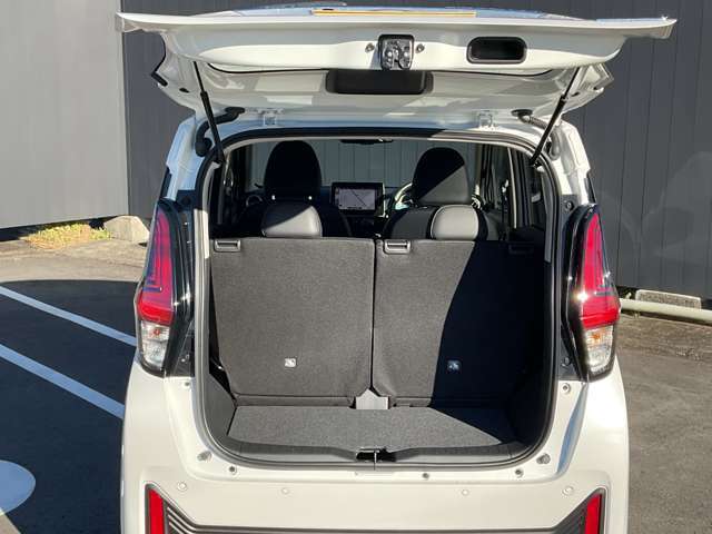 大きく開くリヤハッチ,荷物スペースも確保できます