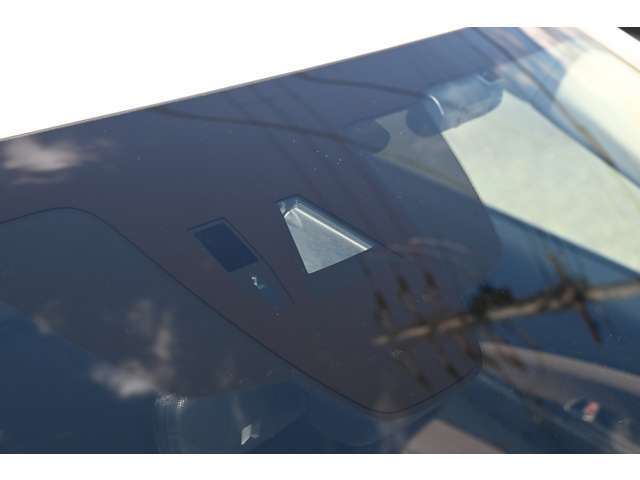 【買取直売のメリット】通常中古車の流通にかかるマージンを大幅にカット出来るので他社の同年式と比べて魅力的な価格が実現できます。