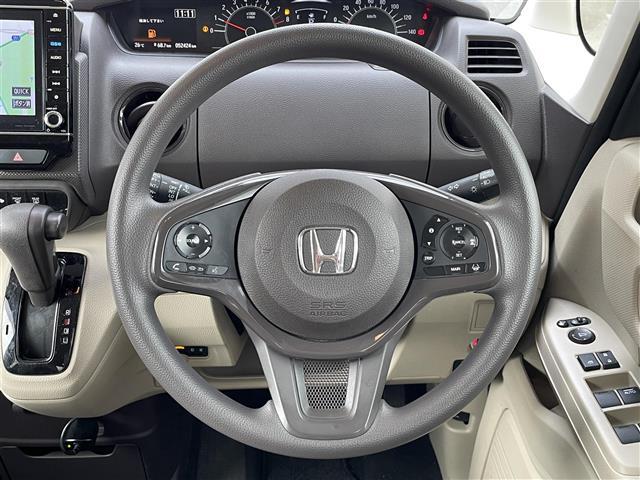 【ハンドル】『ハンドル/ステアリング』の画像になります。写真の内容に関してご不明点、ご質問等がございましたらお気軽にガリバー店舗までお問い合わせください。