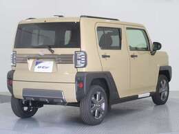 大きく開くバックドアは荷物の積み下ろしが楽です。