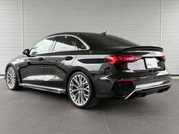 輸入車正規ディーラー店であるのはもちろんのこと、保険代理店でもあります。セールススタッフは全員、保険の有資格者ですので保険のご相談もお任せ下さい！