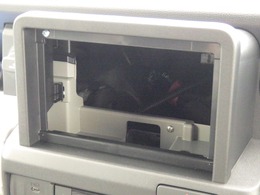 ★オーディオレス★ ご希望のナビ/オーディオを取り付けすることができます！純正＆Aftermarketカタログも多数ご用意しておりますので、ご相談ください☆