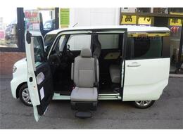 スマートアシスト搭載4WD車！