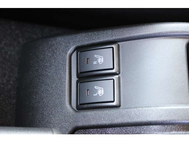 運転席・助手席シートヒーター付き