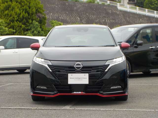お支払い総額は県内登録・店頭納車にての表示をさせて頂いております。登録のご住所によって県外登録費用が必要となりますし、ご依頼によっては別途陸送費用が必要となる事も御座います。