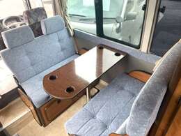 乗車人数：10名　就寝人数：5名　車両サイズは、長さ627cm　幅206cm　高さ267cm。8ナンバーとなります♪