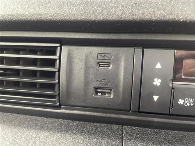 お車に合わせて無料保証以外にも、保証範囲、期間、距離を拡充させた有料保証もご用意しております！中古車の購入が初めてで不安・・・というお客様もご安心ください！