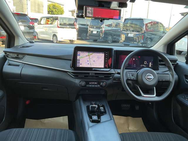 ☆高級感あふれるインパネデザイン！各部のスイッチなどの操作性もバッチリです