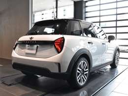 認定中古車保証の詳細につきましては、当社スタッフまでお気軽にご相談下さいませ。