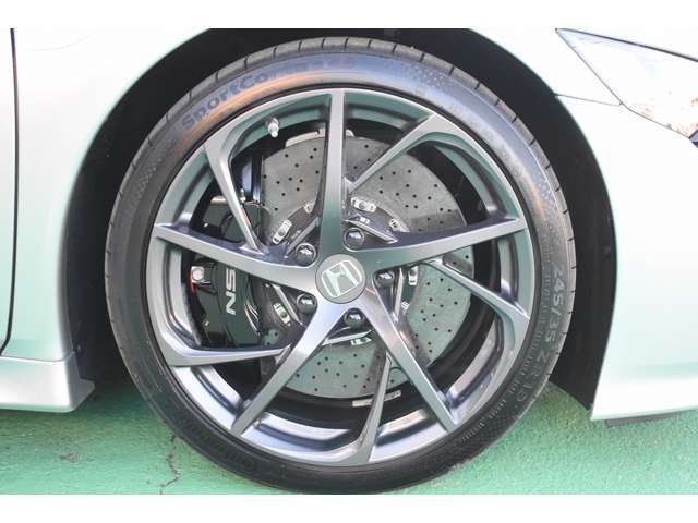 弊社は、全国どこへでも責任を持ってお届けいたします。キャリアカー（積載車）も、1台積みから3台積みまでご用意しております。陸送費用に関するURLはこちらになります。→https://www.is-group.jp/rikusou_map.html