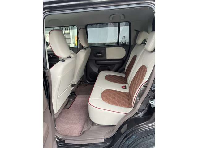 信頼と安心のアップルです。当店で買取をした車を厳選して並べさせて頂いております！下取りのご相談もお気軽に御相談ください！御不明な点・ご質問はお店までご連絡を下さい。無料電話　0078-6003-118510　です。